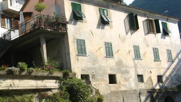 Tutti al fiume a fare il bagno ma c’è anche il maxi ingorgo