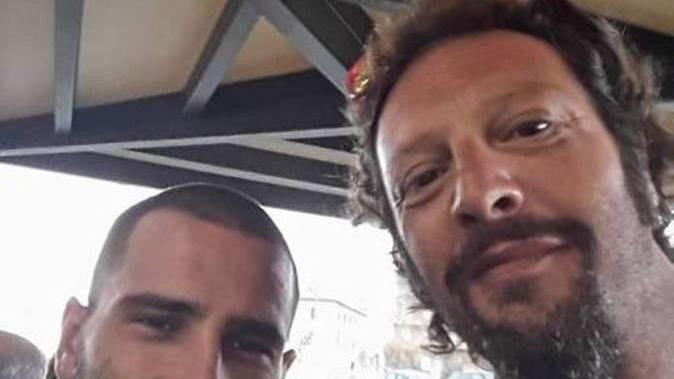 Baracchina bianca, arriva Bonucci ed è selfie mania