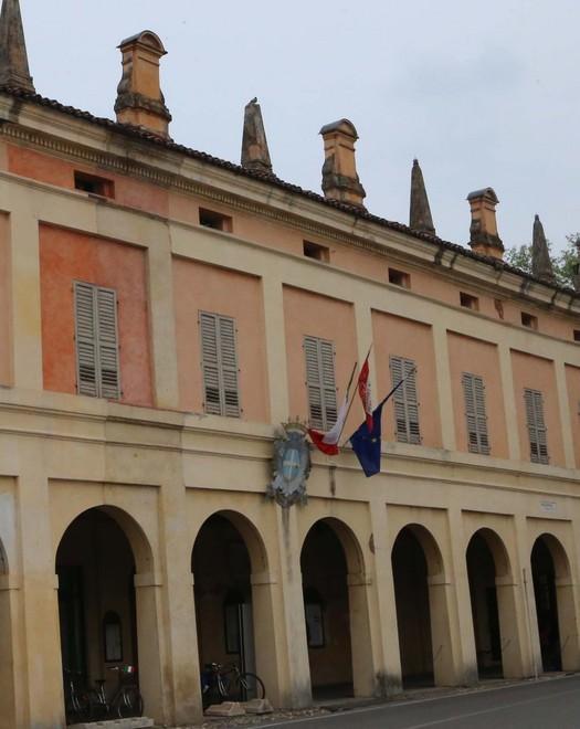 Linee elettriche usurate, lavori negli immobili comunali
