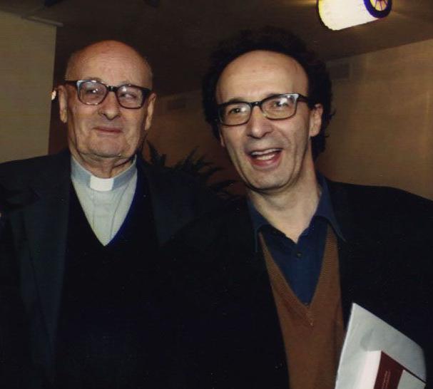 Don Alfio Bonetti insieme a Roberto Benigni