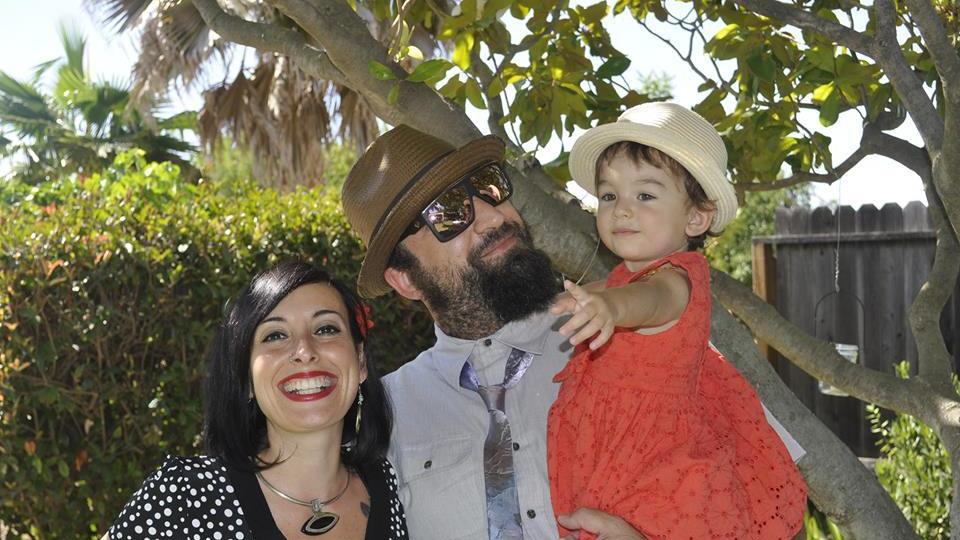 Roberto Proietti con la moglie e la figlia