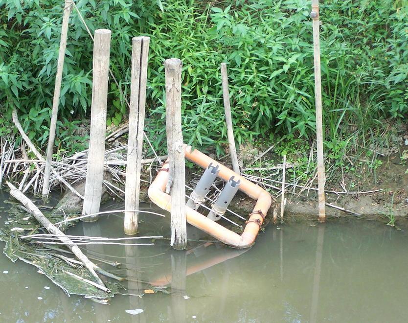Impianti salva-fiume lasciati come rifiuti 