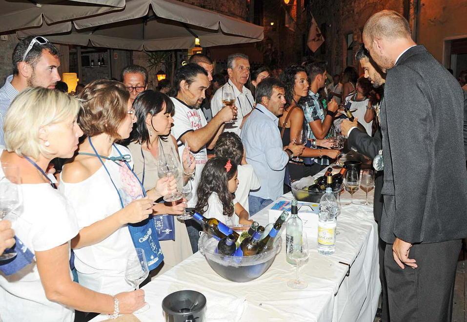 Migliaia a Suvereto per Calici di stelle 