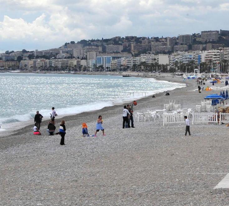 Nizza come la Passeggiata Nilo Ratti derubato di tutto 
