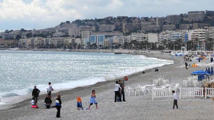 Nizza come la Passeggiata Nilo Ratti derubato di tutto