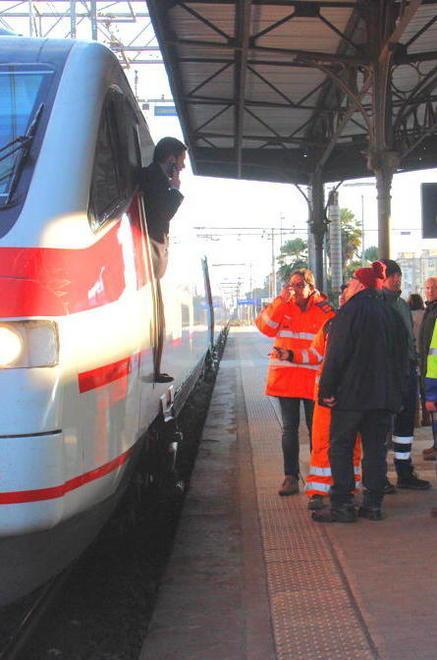 Ruba iPad e iPod al passeggero del treno
