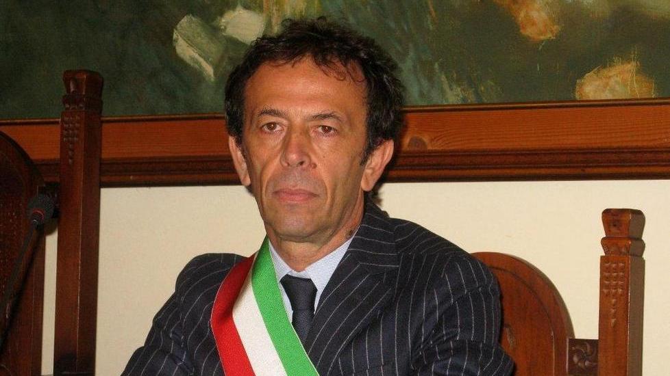 Il sindaco Morghen: «Mi schiero con Peru»