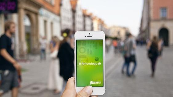 Il Rifiutologo è disponibile su smartphone e tablet