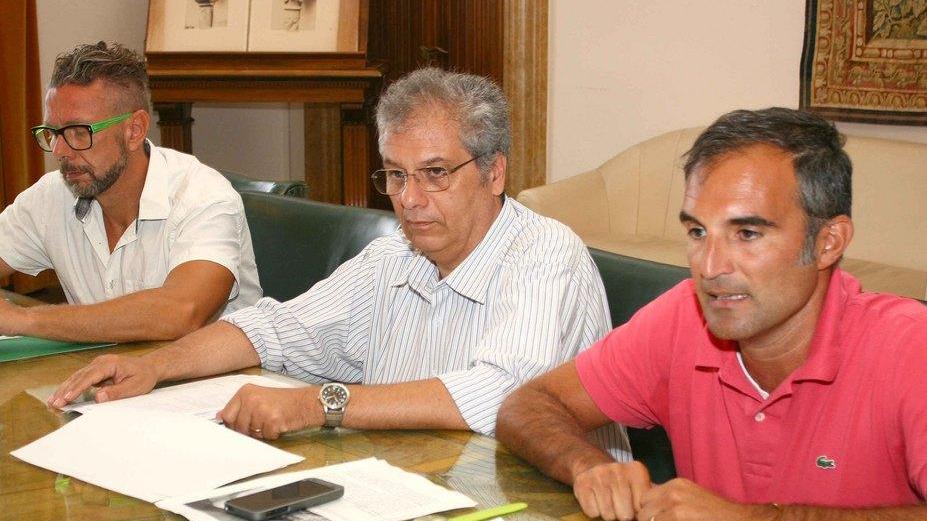 Antonio Parenti, Luca Capozzi e l'assessore Aldo Modonesi illustrano le novità su lavori e viabilità