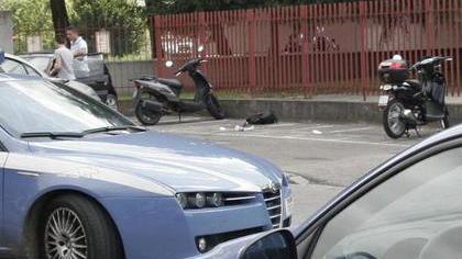 Lui fa i debiti, la madre lo difende