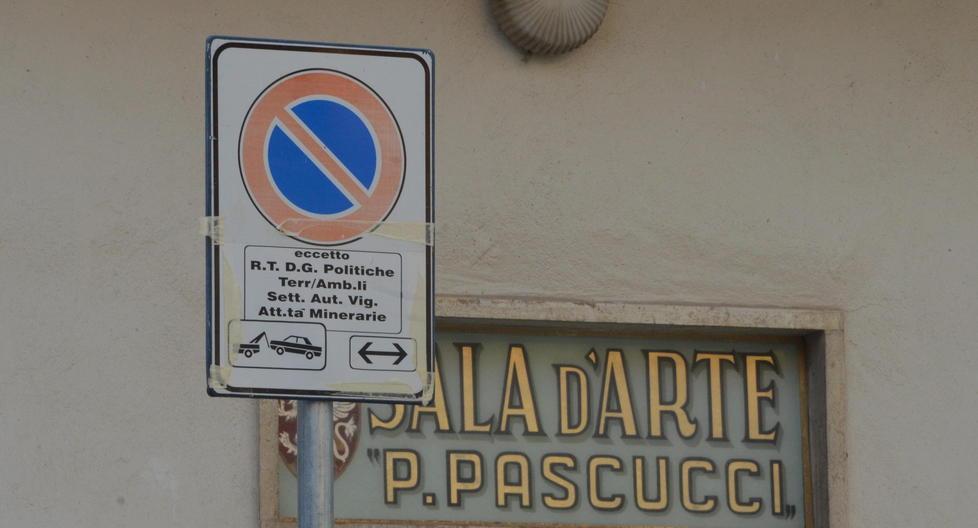 L’ufficio non c’è più, via gli stalli 