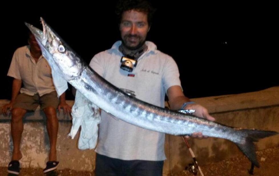 Pesca un barracuda all’Accademia 