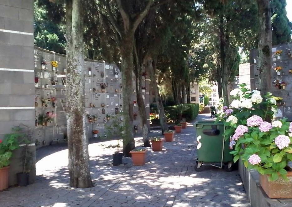 Un nuovo appalto per il camposanto: spazi quasi esauriti 