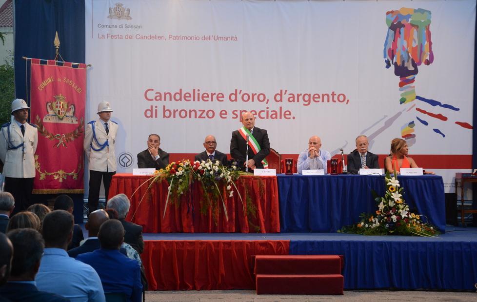 Sassari celebra Luigi Berlinguer e la Dinamo col Candeliere d’oro 