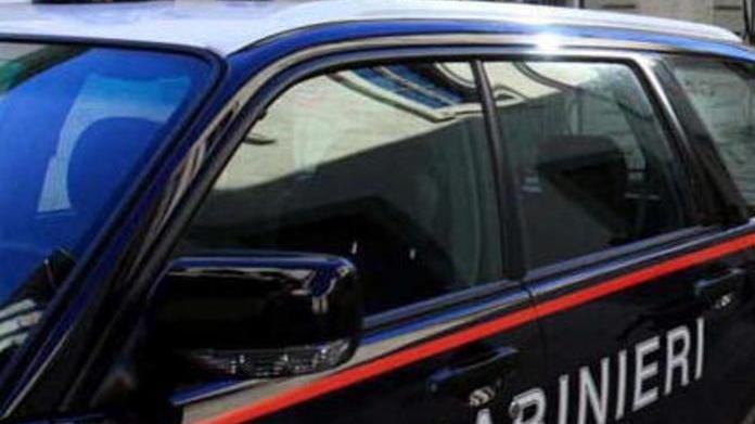 Bimba in auto sotto il sole Denunciato il padre