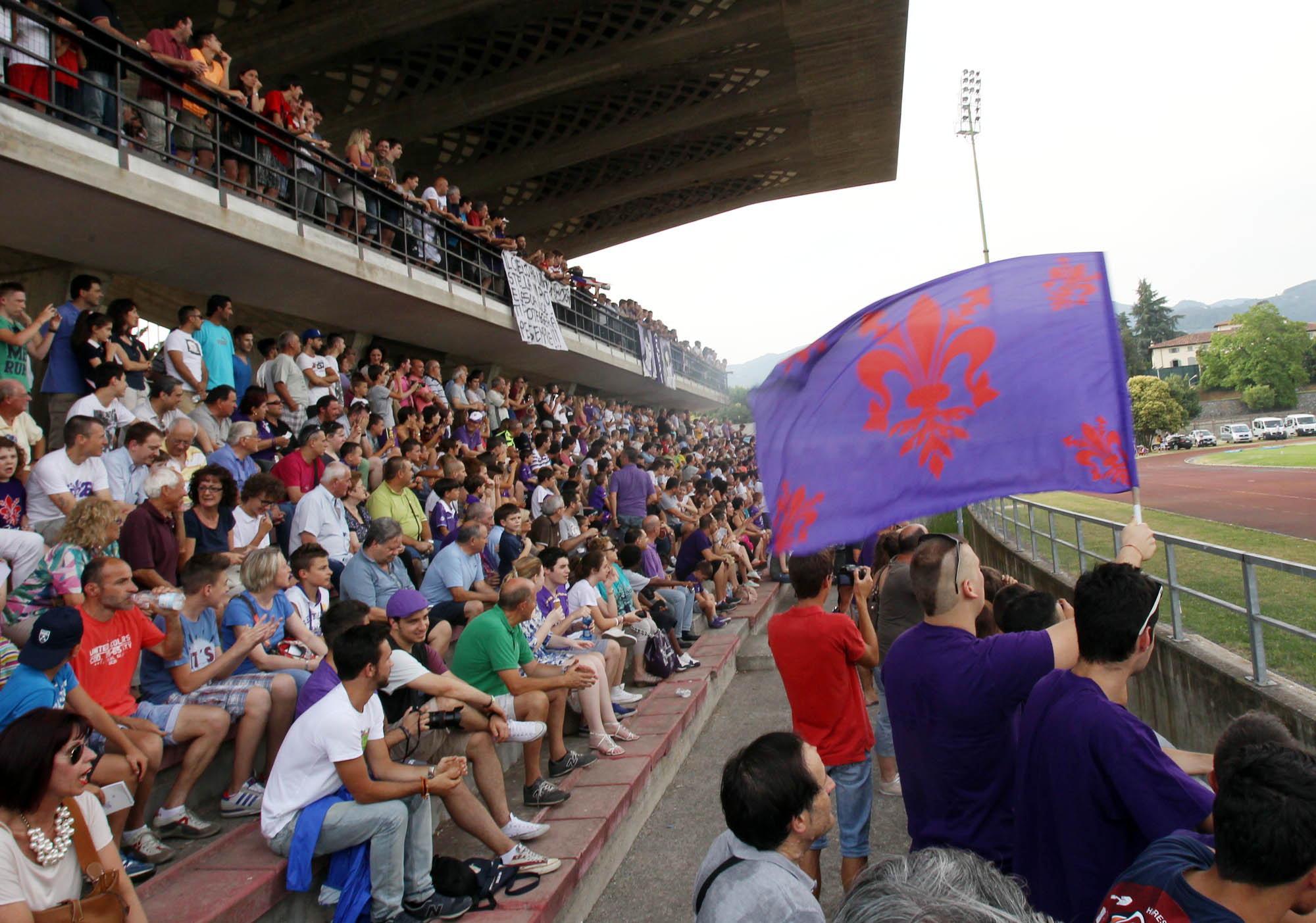 Lo stadio Mariotti durante il ritiro viola del 2013