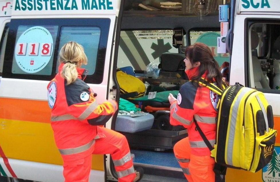 Scontro tra auto e moto gravissimo motociclista