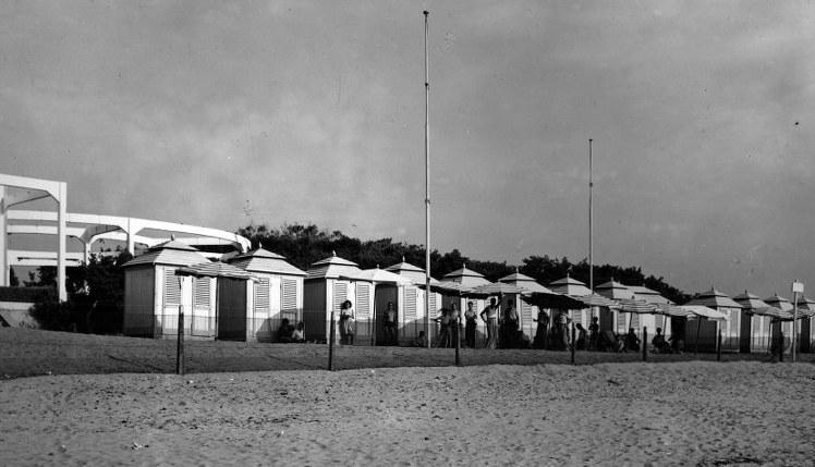 Stabilimenti balneari e scatti “d’antan” per due settimane
