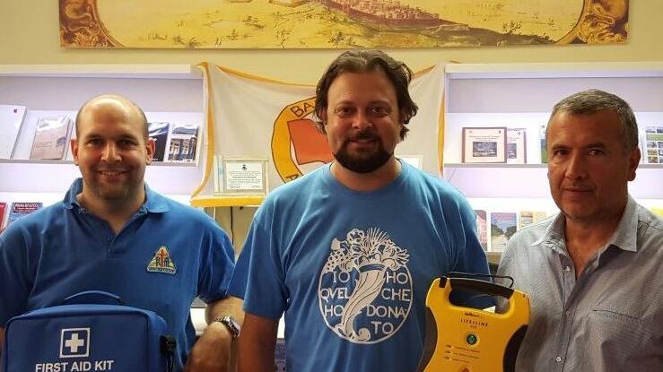 Defibrillatore al punto informazioni