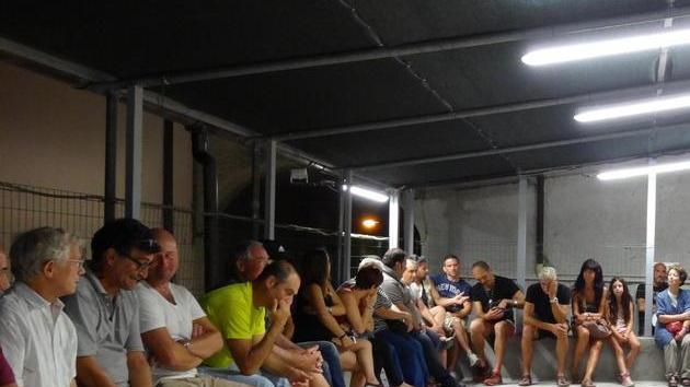 Benedetti in strada con i suoi volontari «Diamo una mano»