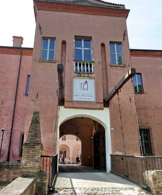 Visite guidate al castello di Spezzano