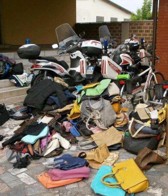 Ferragosto di polemiche per la rete al pontile di Tonfano 