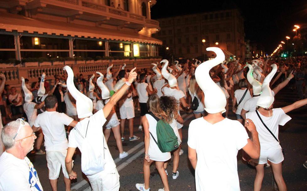 Se non è gratis la festa non attira 