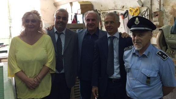 Carcere, meno detenuti e più lavoro