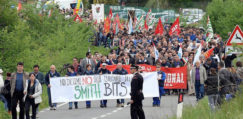 Smith, 85 operai in esubero accettano cinquantamila euro 
