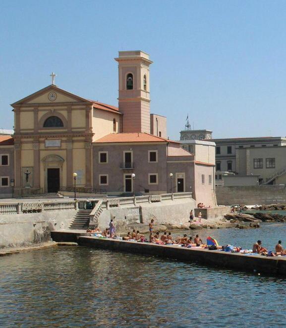 «Avevo solo fatto un tuffo» ritrovato il bagnante sparito