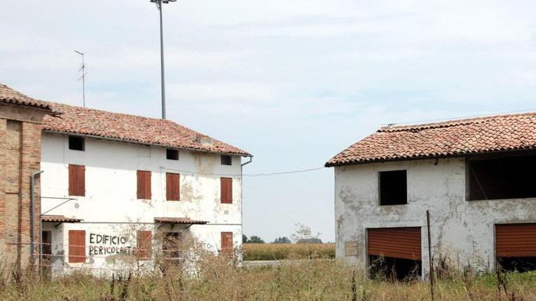 Occupano casa inagibile Scoperti e denunciati