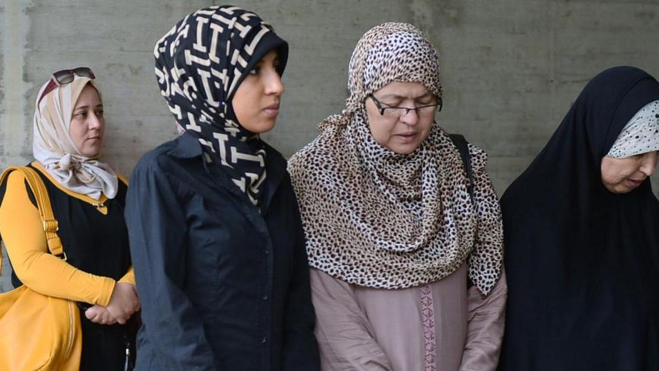 Trecento in preghiera per dire addio a Khaoula
