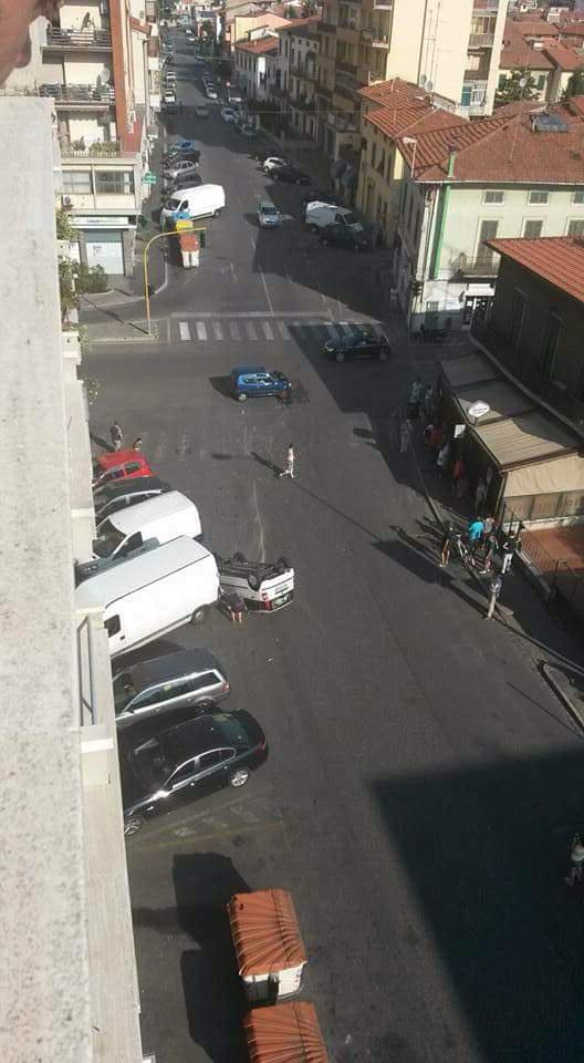 Un'immagine dello scontro all'incrocio