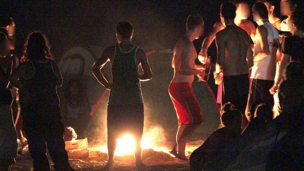 Mille euro di multa ai falò sul mare
