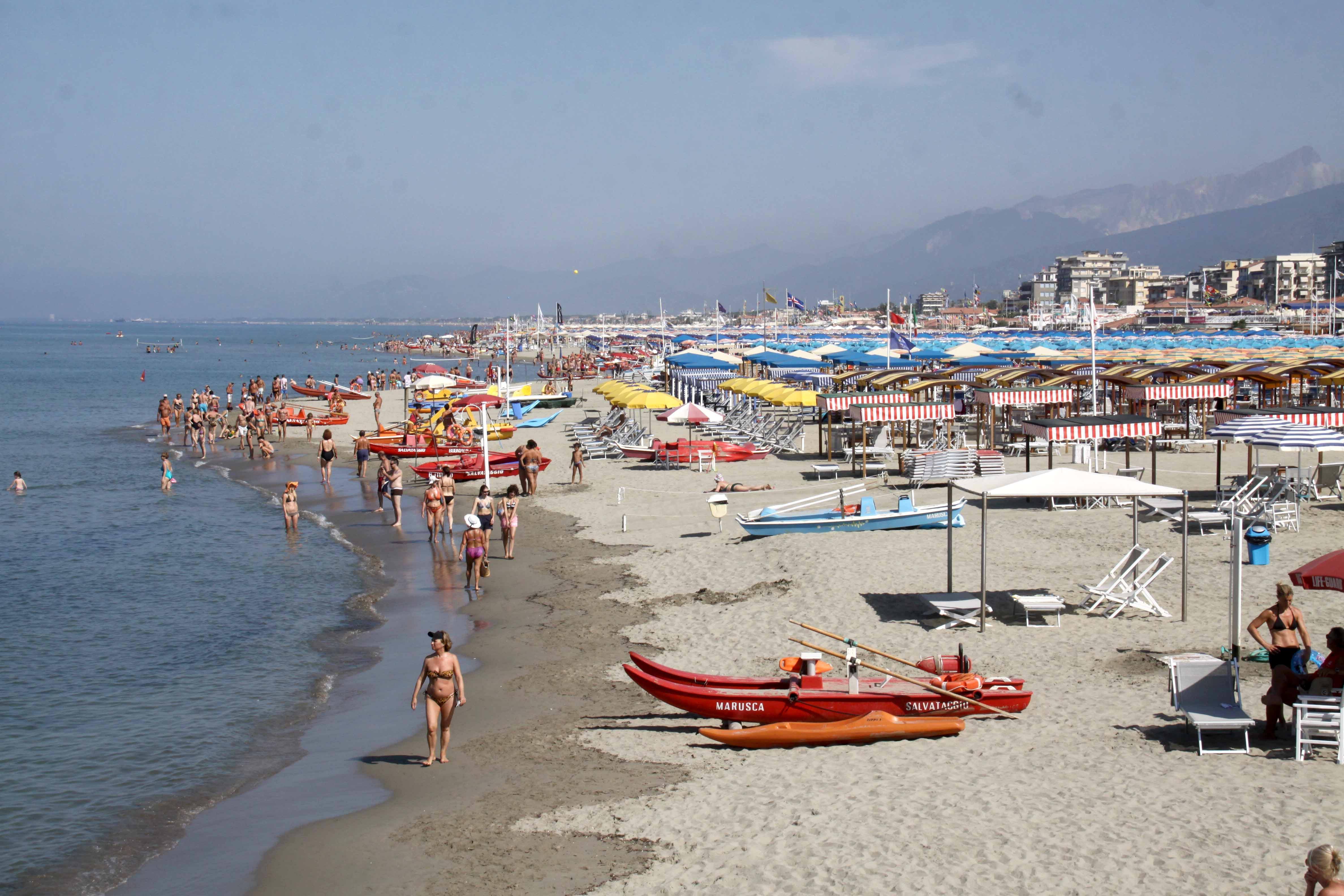 La spiaggia di LIdo di Camaiore (foto d'archivio)