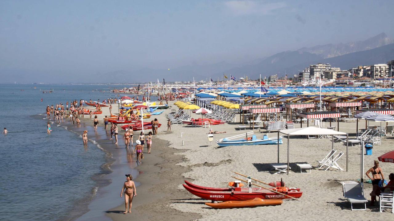 La spiaggia di LIdo di Camaiore (foto d'archivio)