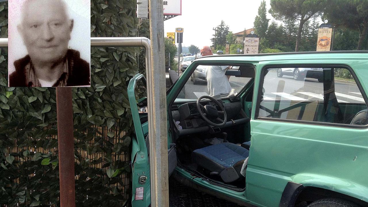 L'auto su cui viaggiava Pasquale Petito (nel riquadro)