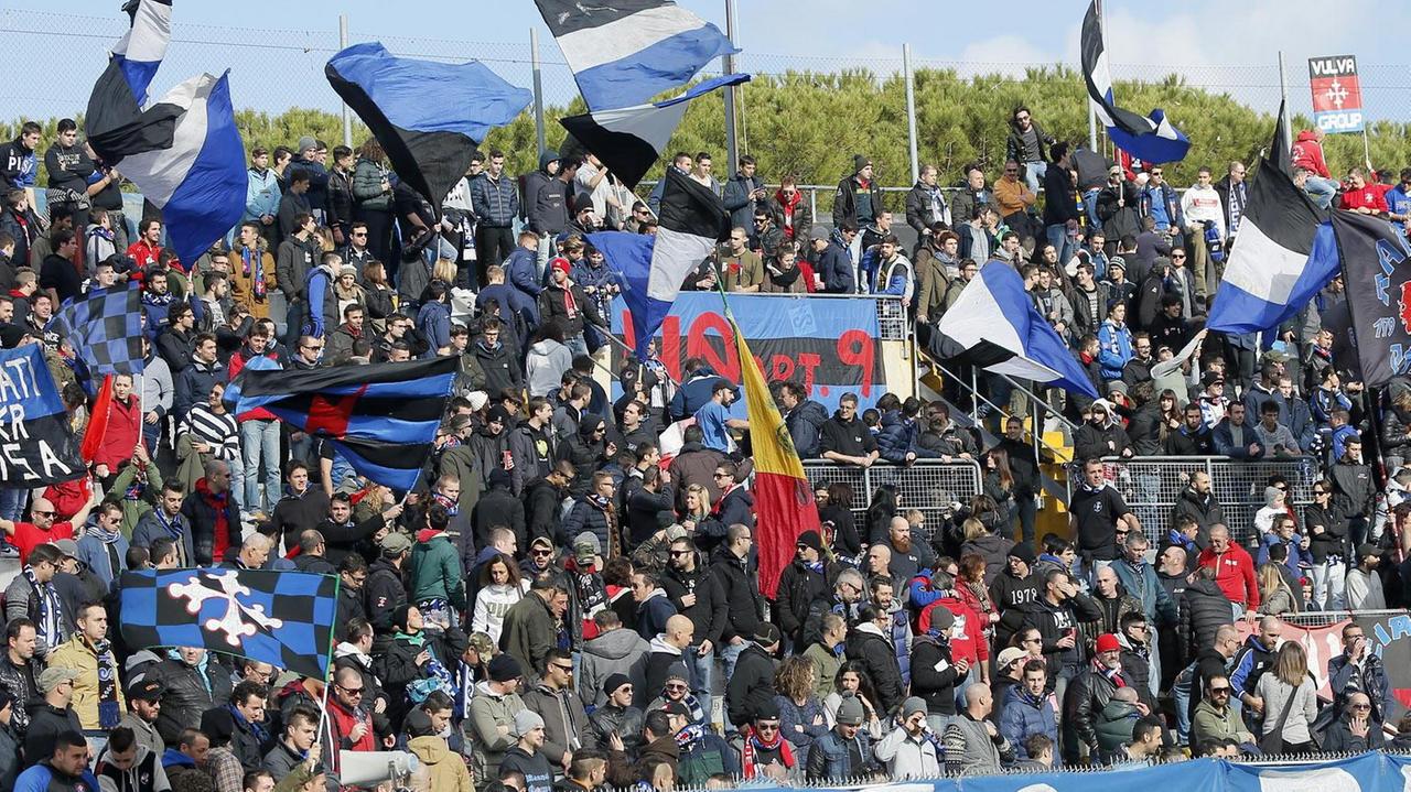 Un'immagine della Curva Nord dell'Arena
