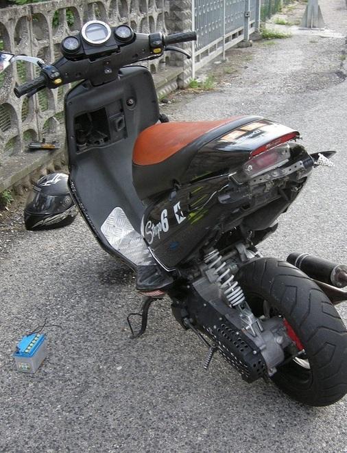 Tamponato da un’auto. Diciassettenne all’ospedale 