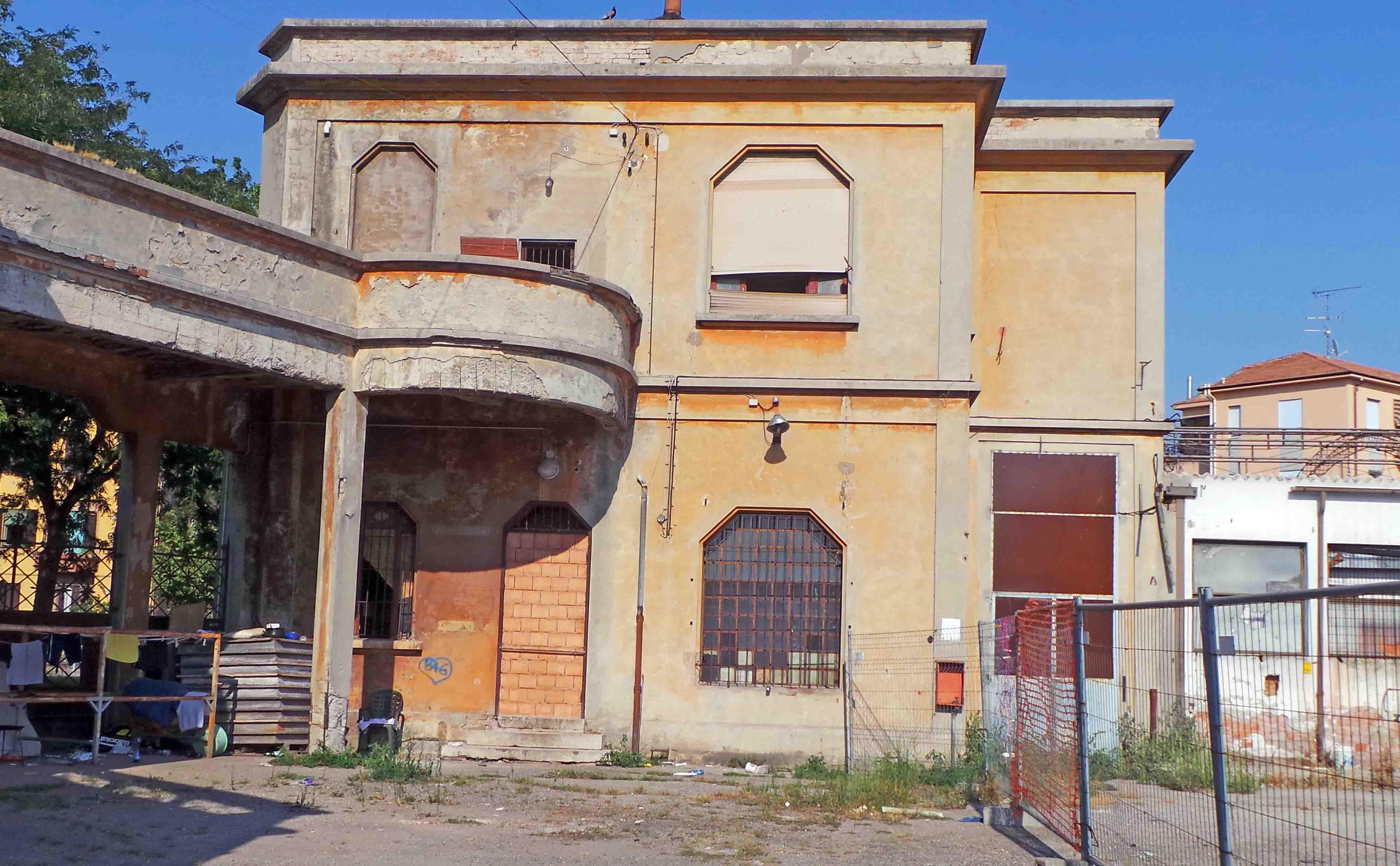Lo stabile di via Foro Boario 51, conosciuto come ex Amga
