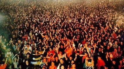 Un rave party in un'immagine d'archivio