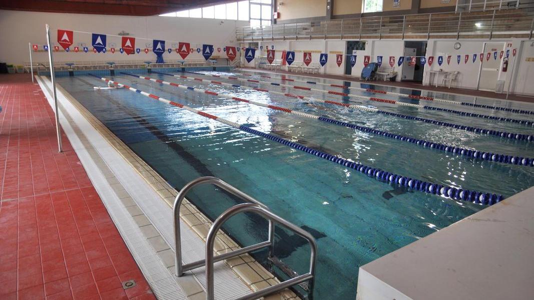 La piscina comunale di via Aldo Moro a Cecina