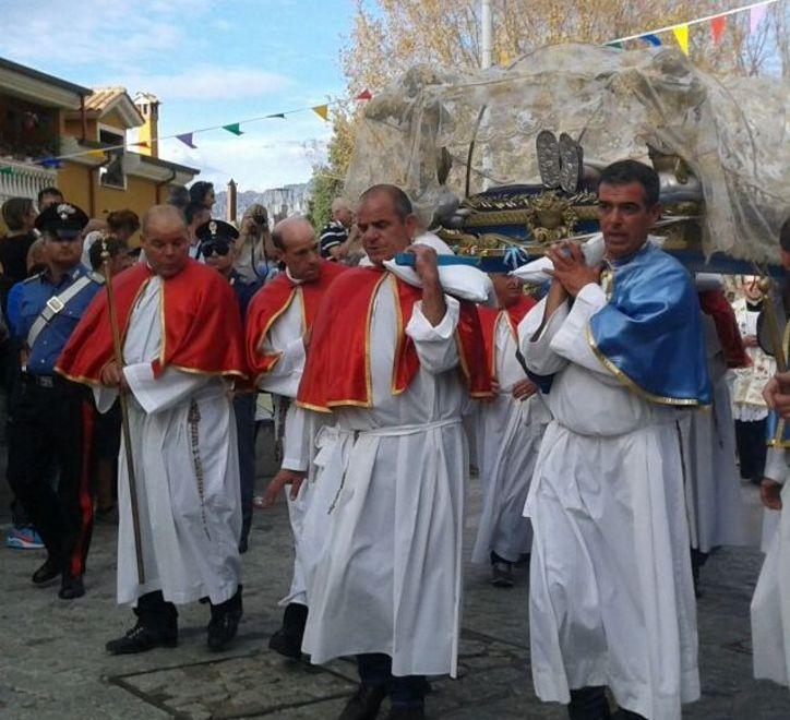 Processione dell’Assunta tra colori e religiosità
