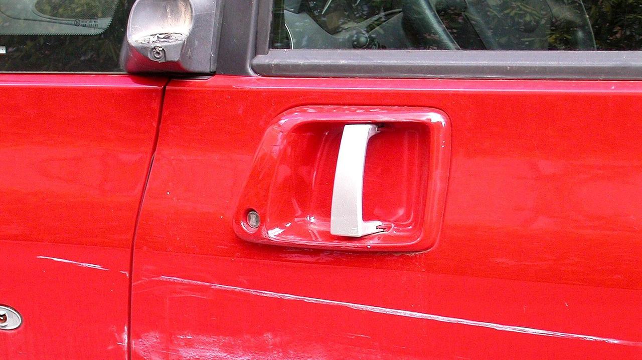 L'auto danneggiata