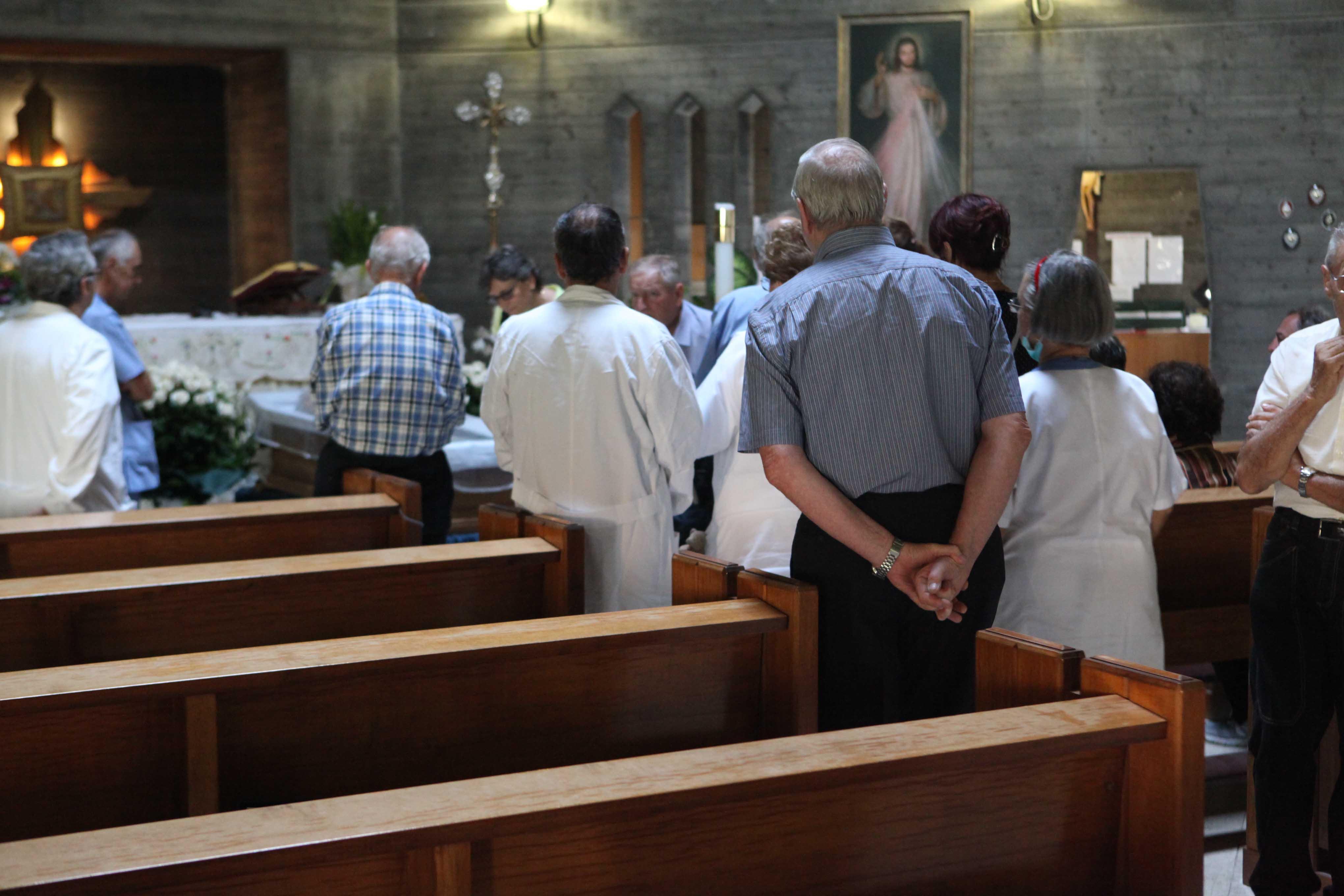Chiesa gremita per l'addio di Reggio Emilia al dottor Roberto Prati