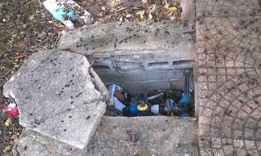 Pozzetto pericoloso per i passanti