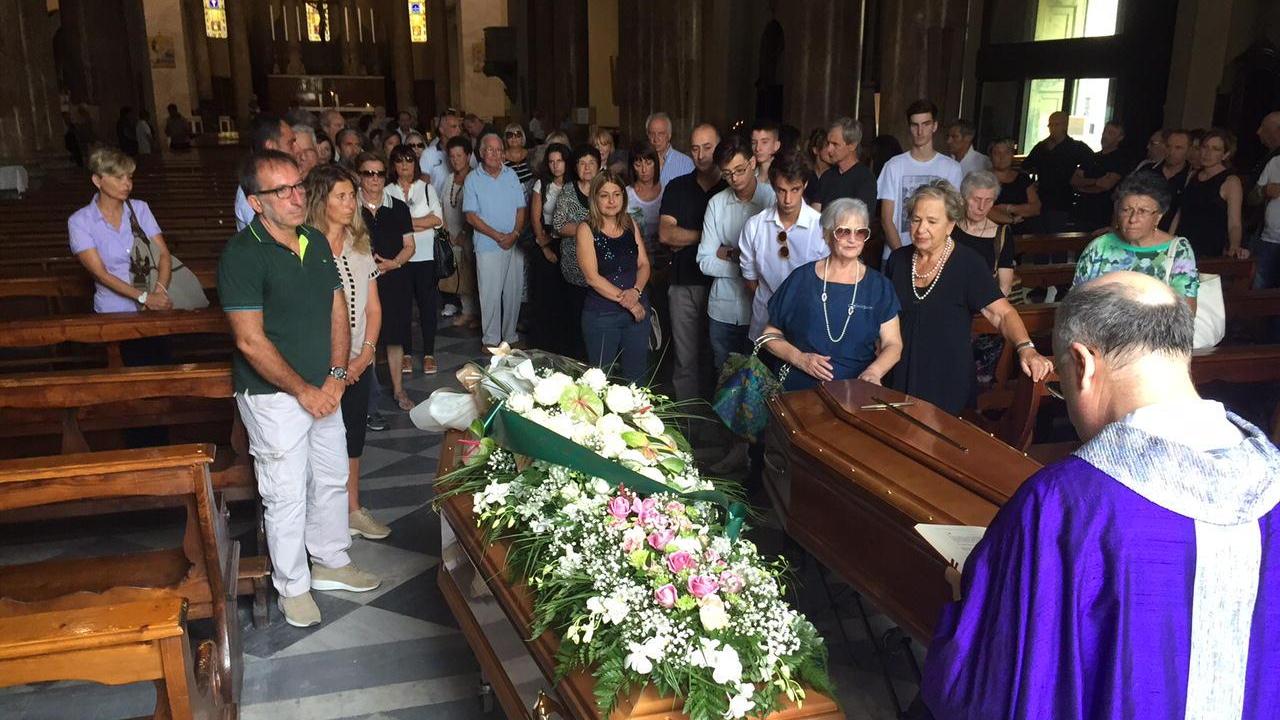 Le bare dei due amici in Chiesa