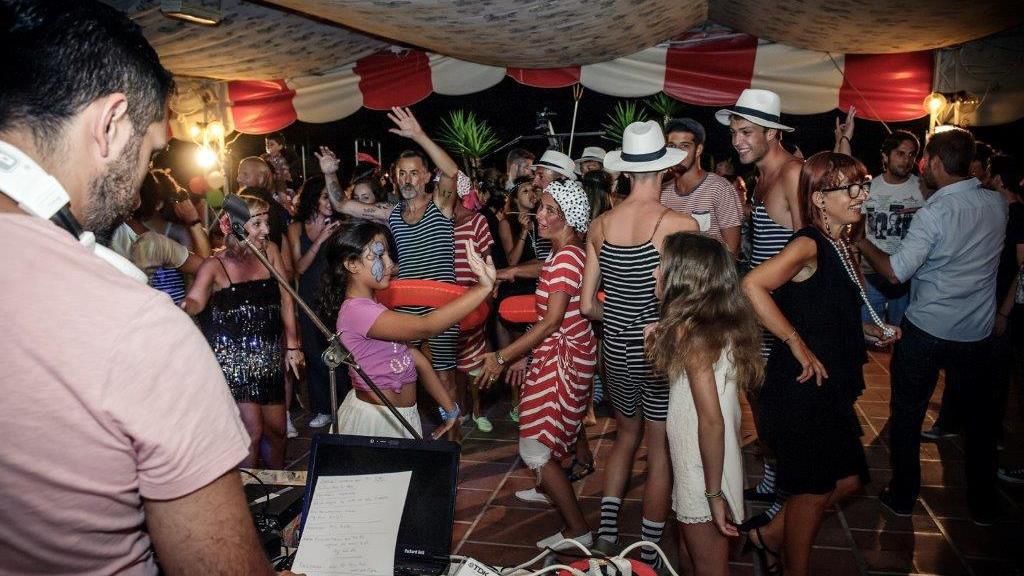 La festa al bagno Nettuno di Viareggio