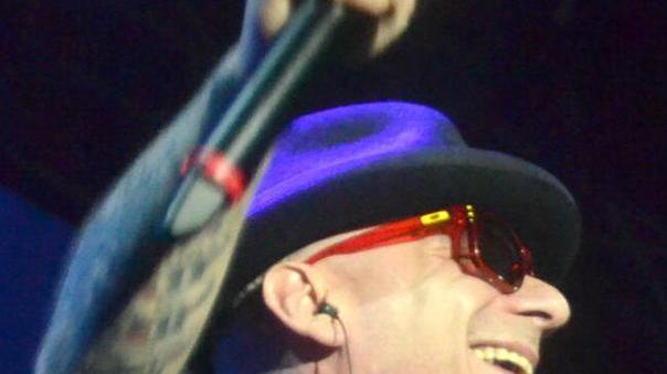 Concerti di J-Ax e Mannarino alla festa del Fatto Quotidiano