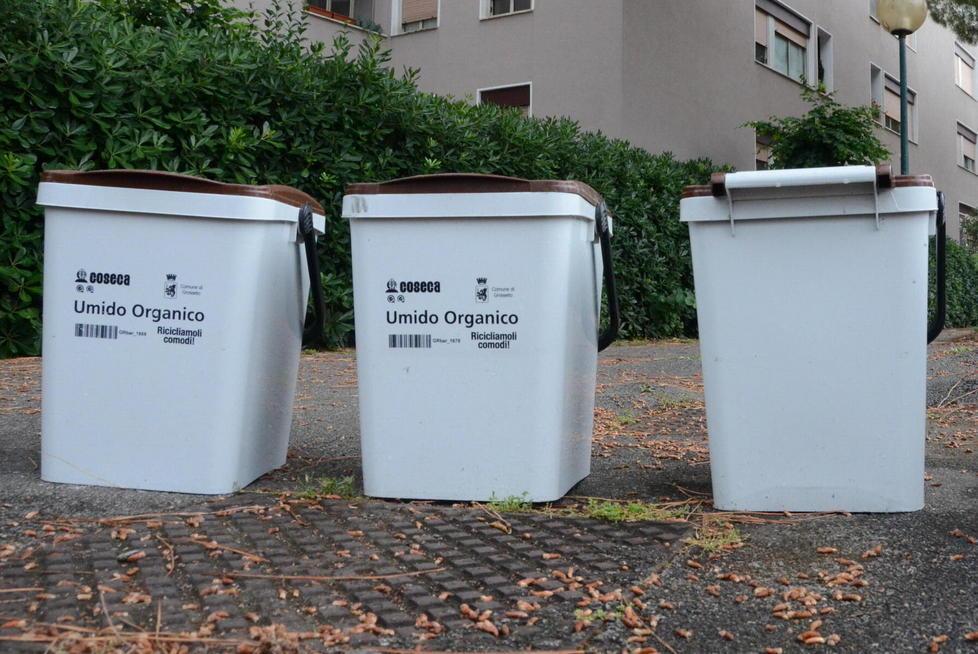 «Introvabili i mastelli per i rifiuti» 